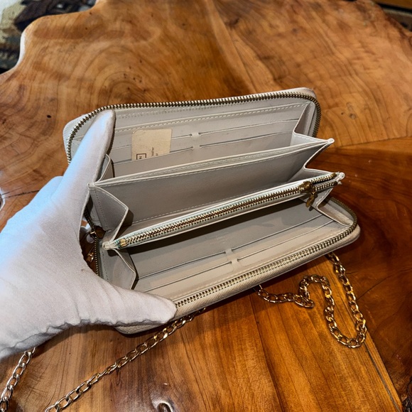 Louis Vuitton
2008 LV Monogram Zippy Wallet vintage yellow - Picture 11 of 17